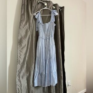 EUC seer sucker dress with pockets and built in slip